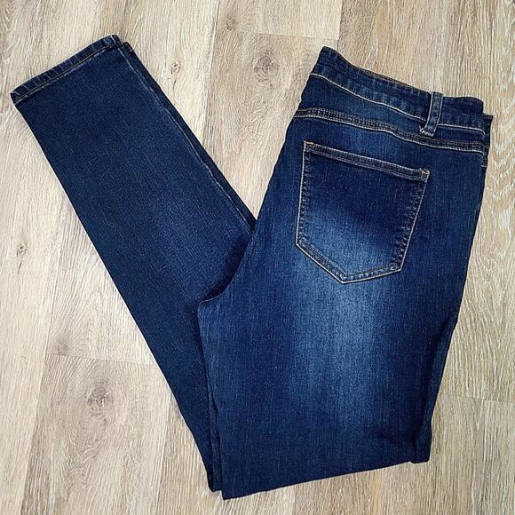 Rue 21 Mid Rise Jegging Jeans Size 14L - Picture 1 of 5